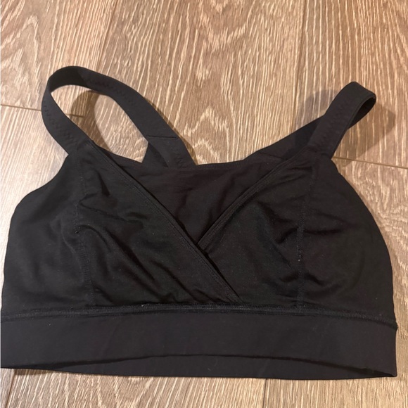 Lululemon Black Women's Sports Bra - Picture 3 of 4